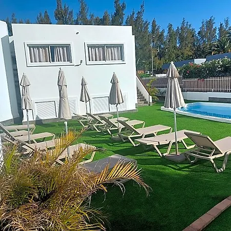 New Miami Playa Hotel *